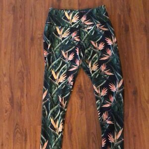 BCBG Floral Hawaiian style exercise leggings size l